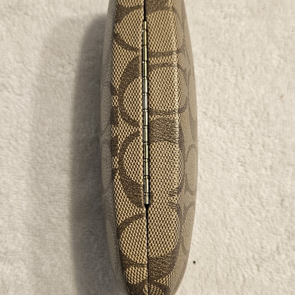 Coach Signature C Logo Hardshell Brown & Tan Clamshell Sunglass Eyeglass Case - Picture 4 of 5